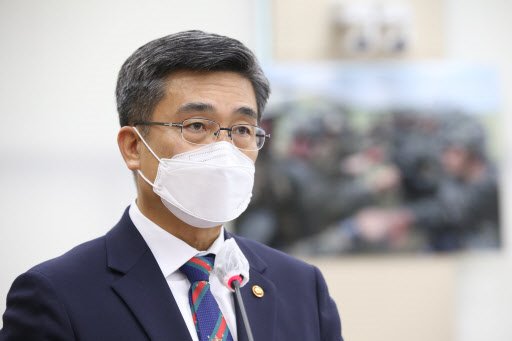 Defense Minister Suh Wook (Yonhap)