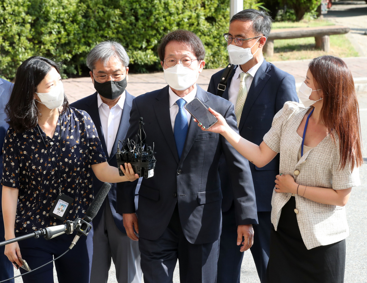 해직교사 부당 특별채용 의혹을 받는 조희연 서울시교육감이 지난달 27일 오전 정부과천청사 고위공직자범죄수사처(공수처)에 출석하고 있다. [연합]