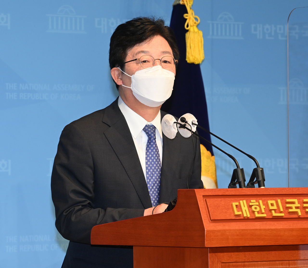 국민의힘 대선주자인 유승민 전 의원이 31일 오전 국회 소통관에서 정홍원 당 선거관리위원장을 향해 “윤석열 후보만을 위한 경선룰을 만들려고 한다. 경선판을 깨겠다면 그냥 사퇴하라”고 촉구하고 있다. [헤럴드경제=이상섭 기자]