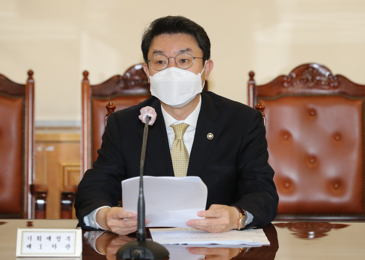 First Vice Finance Minister Lee Eog-weon (Yonhap)