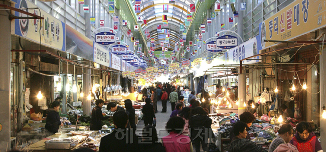 코로나19 장기화 영향으로 지난달 소상공인·전통시장 BSI가 부진을 이어갔다. [헤럴드]