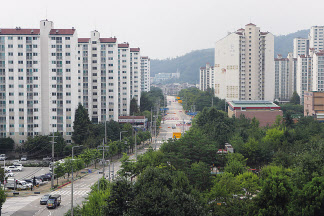 경기도 동두천시 수도권 1호선 지행역 일대 시가지 모습. [연합]