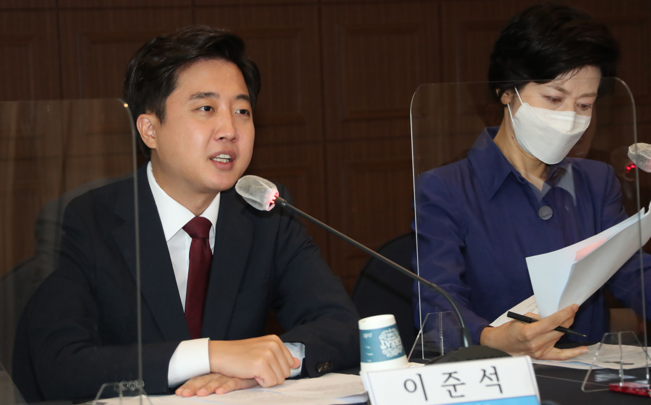 이준석 국민의힘 대표가 3일 서울 중구 한국프레스센터에서 열린 관훈토론회에서 발언을 하고 있다. [국회사진기자단]