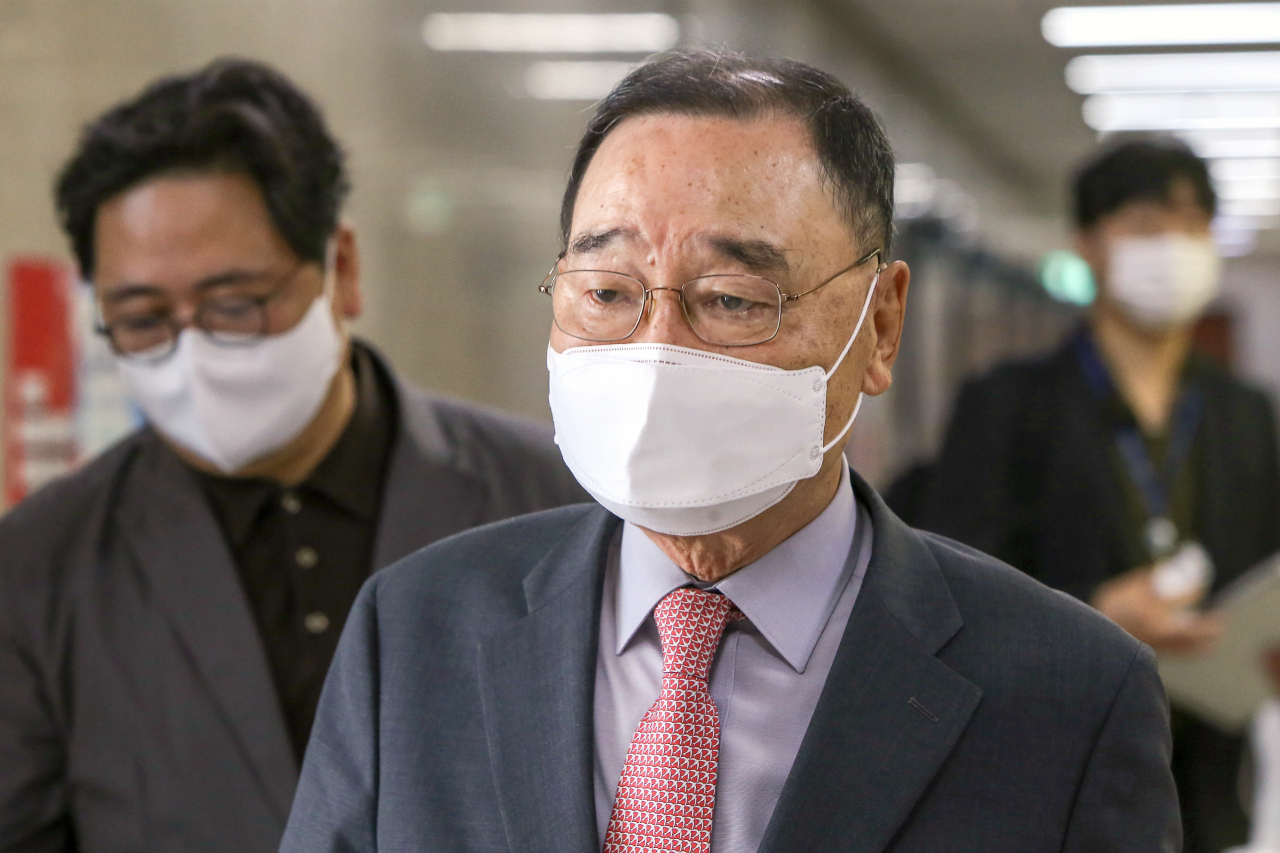 정홍원 국민의힘 선관위원장이 3일 국회에서 열린 중앙당 선거관리위원회의에 참석하고 있다. [헤럴드경제=이상섭 기자]
