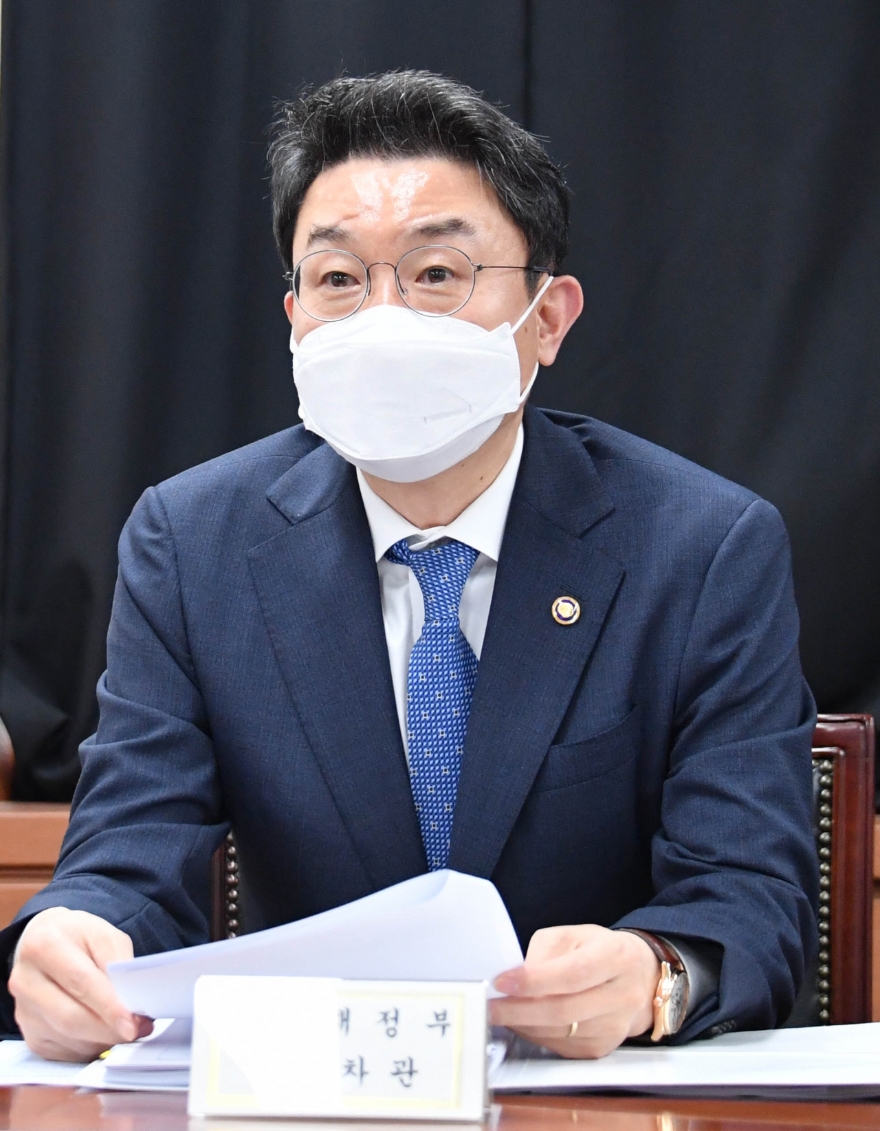 이억원 기획재정부 차관이 7일 정부서울청사에서 열린 '선제적 기업·노동전환 지원단 출범 회의'에서 발언하고 있다. [기획재정부 제공]
