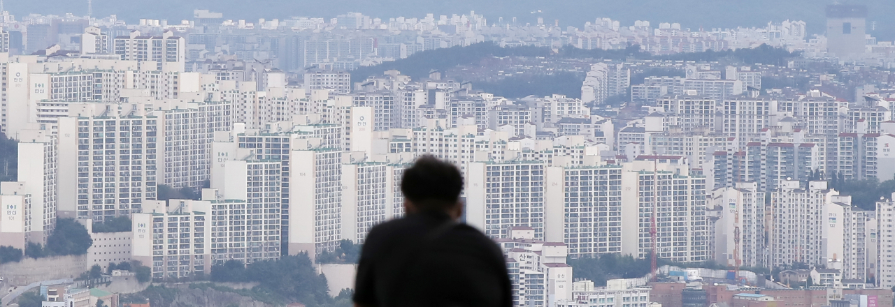 서울 남산에서 바라본 서울 시내의 아파트 모습. [연합]