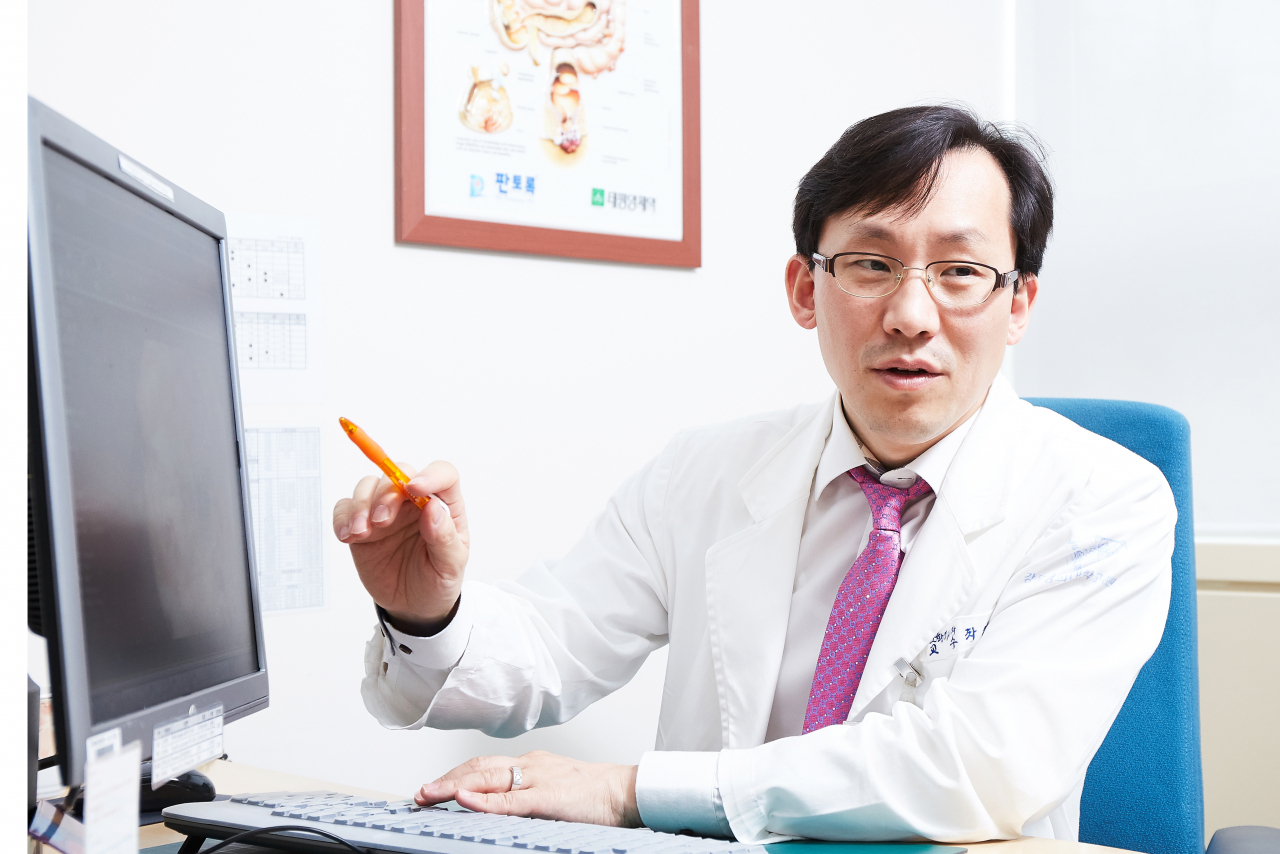 크론병은 현재 완치가 되는 질환은 아니기 때문에 위장관의 염증을 조절해 증상이 없고, 점막이 치유되는 상태로 만드는 것을 치료 목표로 한다.