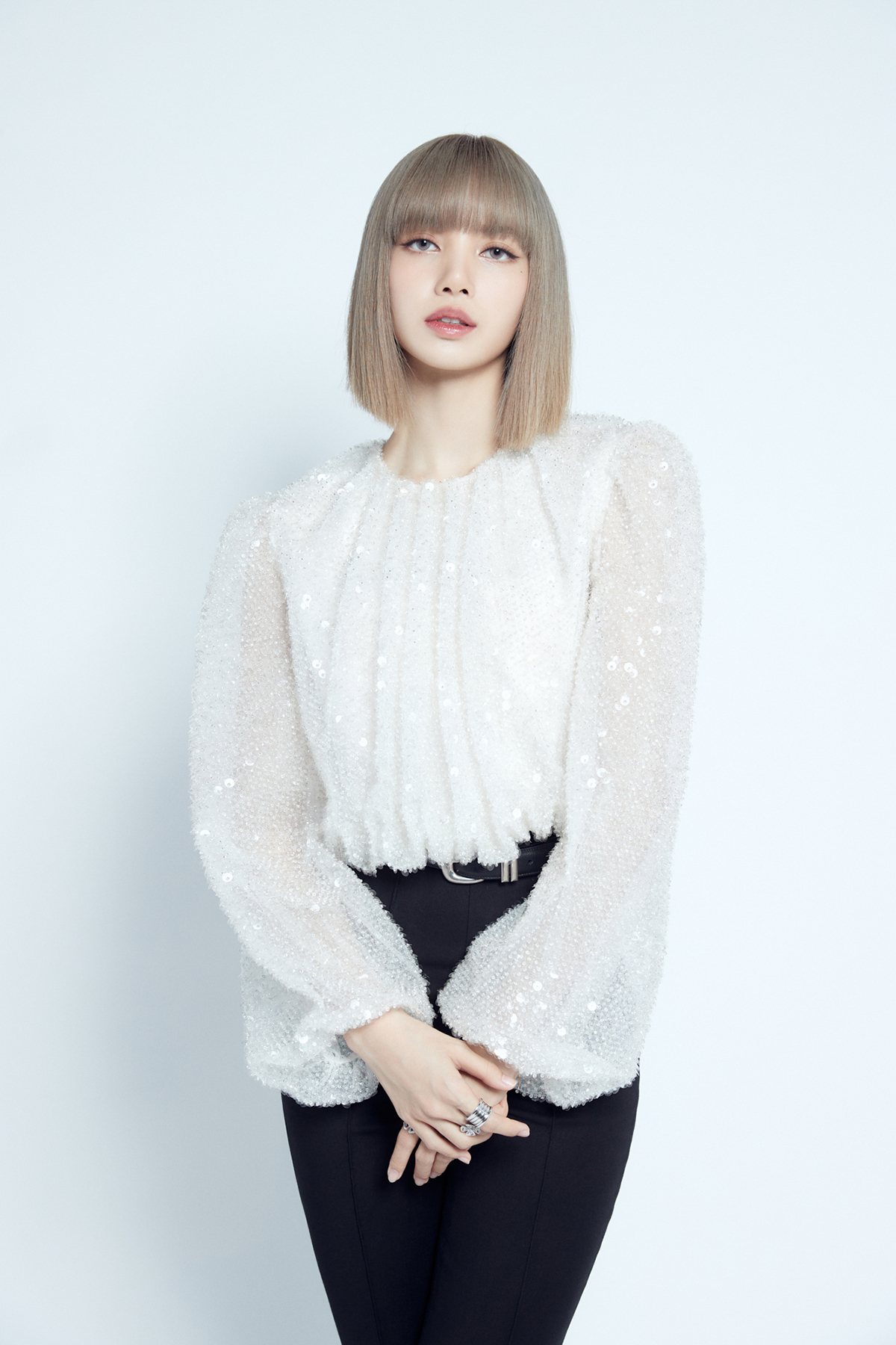 블랙핑크 리사가 10일 첫 솔로 앨범 발매를 앞두고 열린 기자간담회에서 “이번 앨범에서 나의 가장 멋진 모습, 라리사의 모습을 보여주고 싶었다”고 밝혔다. [YG엔터테인먼트 제공]