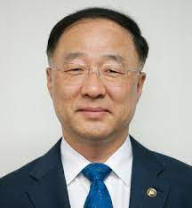 홍남기 부총리 겸 기획재정부 장관
