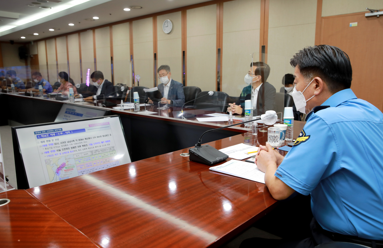 해양경찰청은 제14호 태풍 ‘찬투’의 북상과 추석 연휴를 앞두고 선제적 대비 태세를 점검하기 위한 전국 지휘관 화상회의를 개최했다고 15일 밝혔다. [해양경찰청 제공]