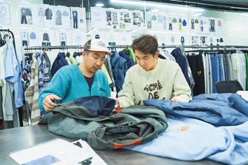 구재모(오른쪽), 구진모 아크메드라비 대표. [아크메드라비 제공]