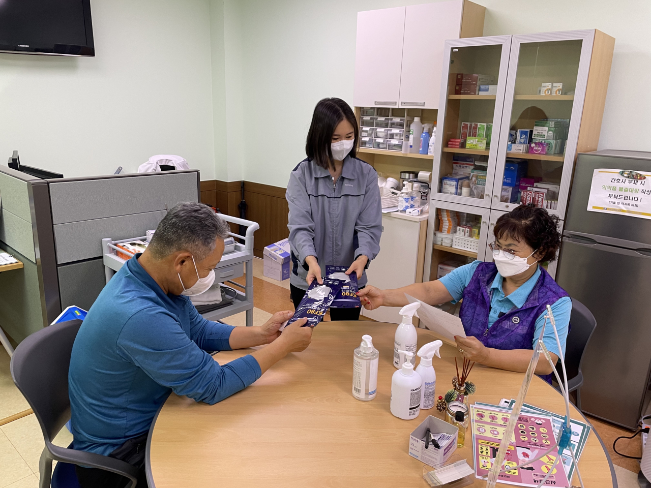 남부발전이 협력사 직원에게 보건용 마스크, 손 소독제 등을 지원했다. [남부발전 제공]
