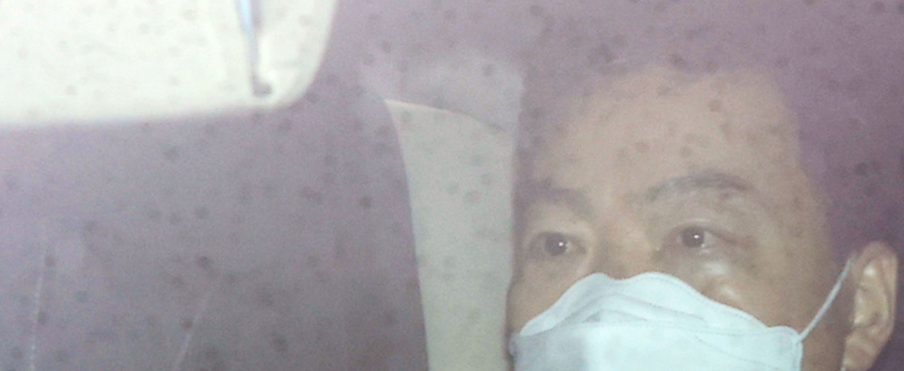 ‘삼성바이오로직스 회계 부정 사건’ 수사를 책임졌던 이복현 부장검사가 “앞으로 공판에 들어가지 않겠다”는 글을 게재, 김오수 검찰총장에게 정면으로 반기를 들어 파장이 일고 있다. [연합]