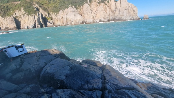 여수시 삼산면 광도 갯바위.