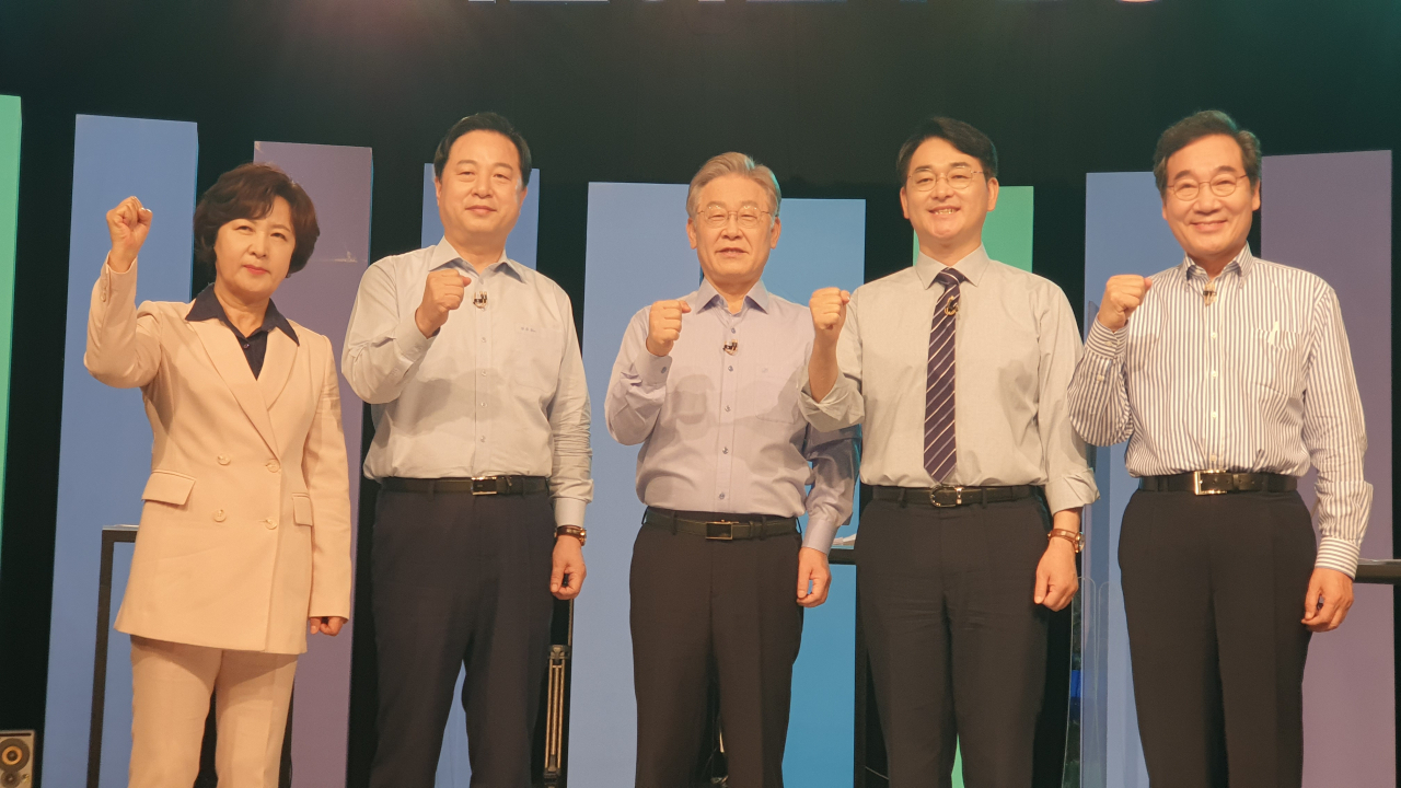 왼쪽부터 추미애 김두관 이재명 박용진 이낙연 후보