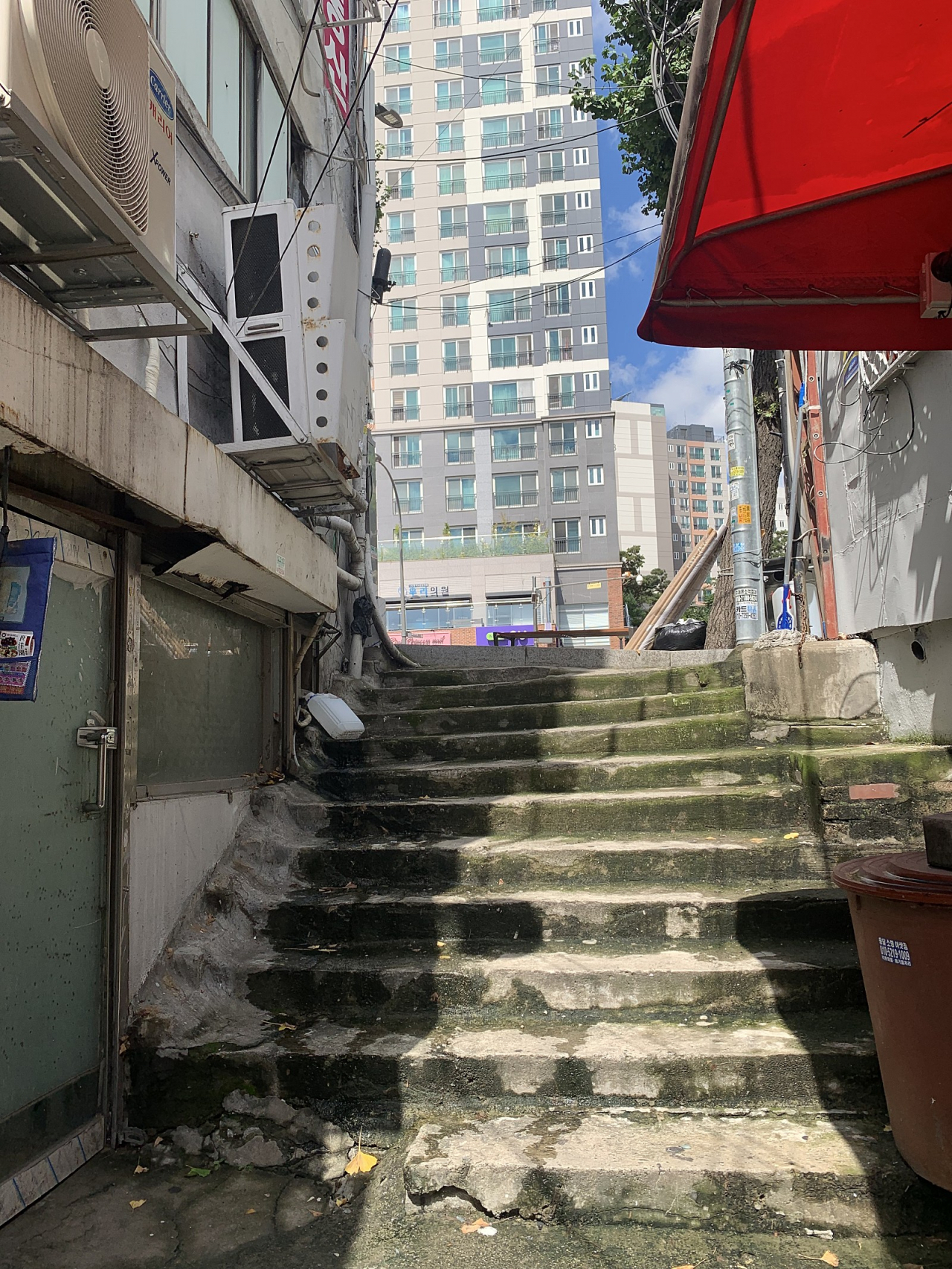 서울시 신속통합기획 공모를 추진 중인 용산구 서계동 골목길 모습 [추진위원회 제공]