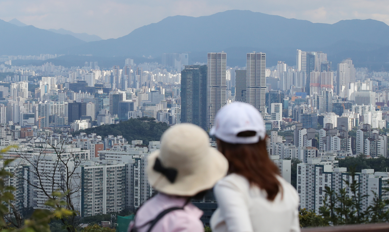 서울 중구 남산에서 바라본 성동구 아파트 일대. [연합뉴스]