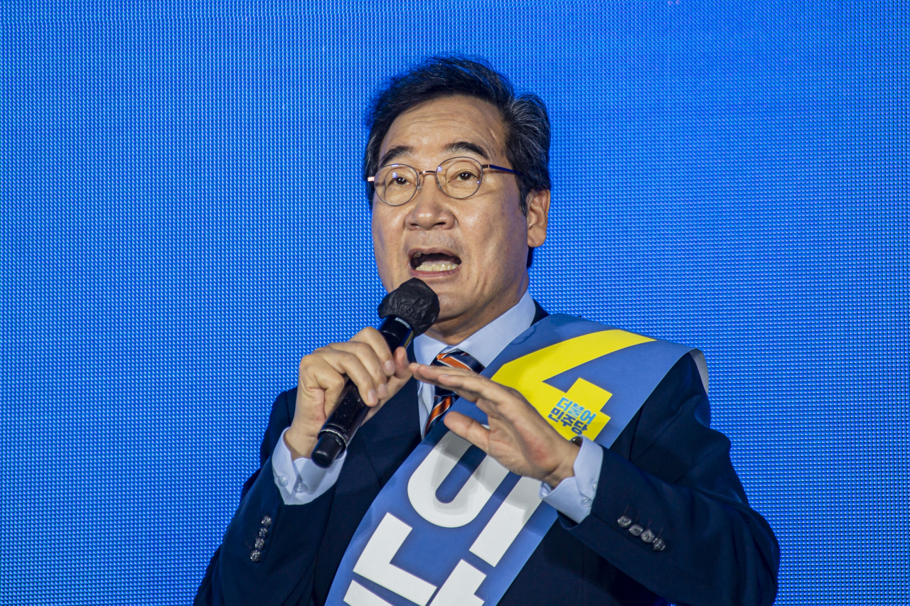 더불어민주당 이낙연 대선 경선 후보가 25일 오후 광주 서구 김대중컨벤션센터 1층 다목적홀에서 열린 광주·전남 지역경선 합동연설회에서 정견발표하고 있다. [연합]
