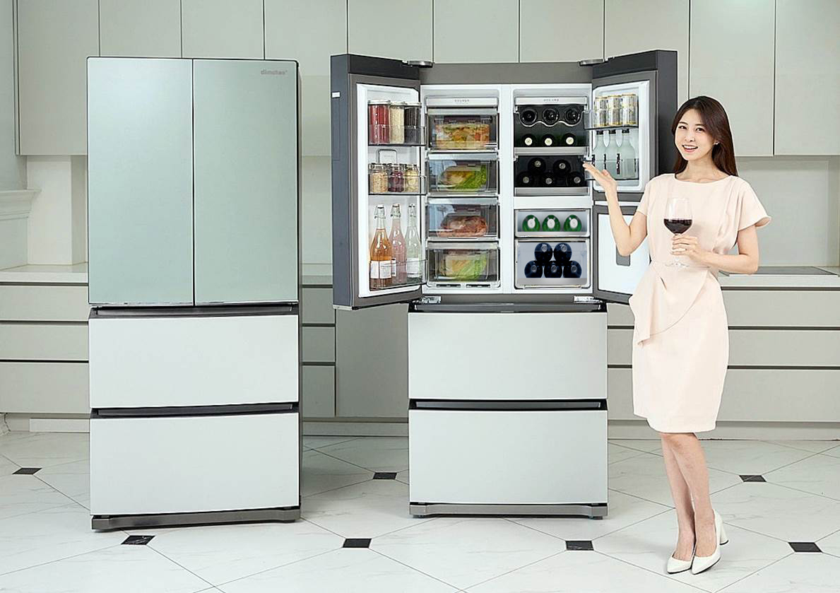 위니아딤채가 28일 출시했다고 밝힌 딤채 보르도 스페셜을 소개하고 있다. [위니아딤채 제공]