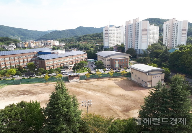 1984년 순천시 조례동에 개교된 강남여고 전경. 박대성 기자/parkds@heraldcorp.com