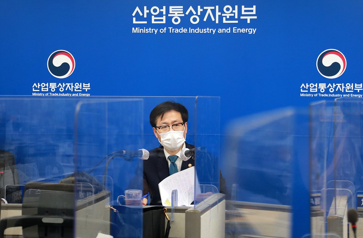 여한구 산업통상자원부 통상교섭본부장이 29일 정부세종청사에서 진행된 기자간담회에서 답변을 하고있다.［산업통상자원부 제공］