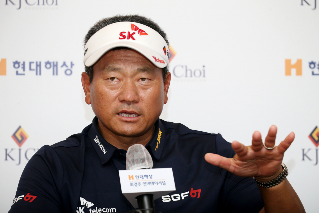 최경주 프로가 챔피언스 투어 첫 우승에 얽힌 얘기를 풀어내고 있다. [KPGA 제공]