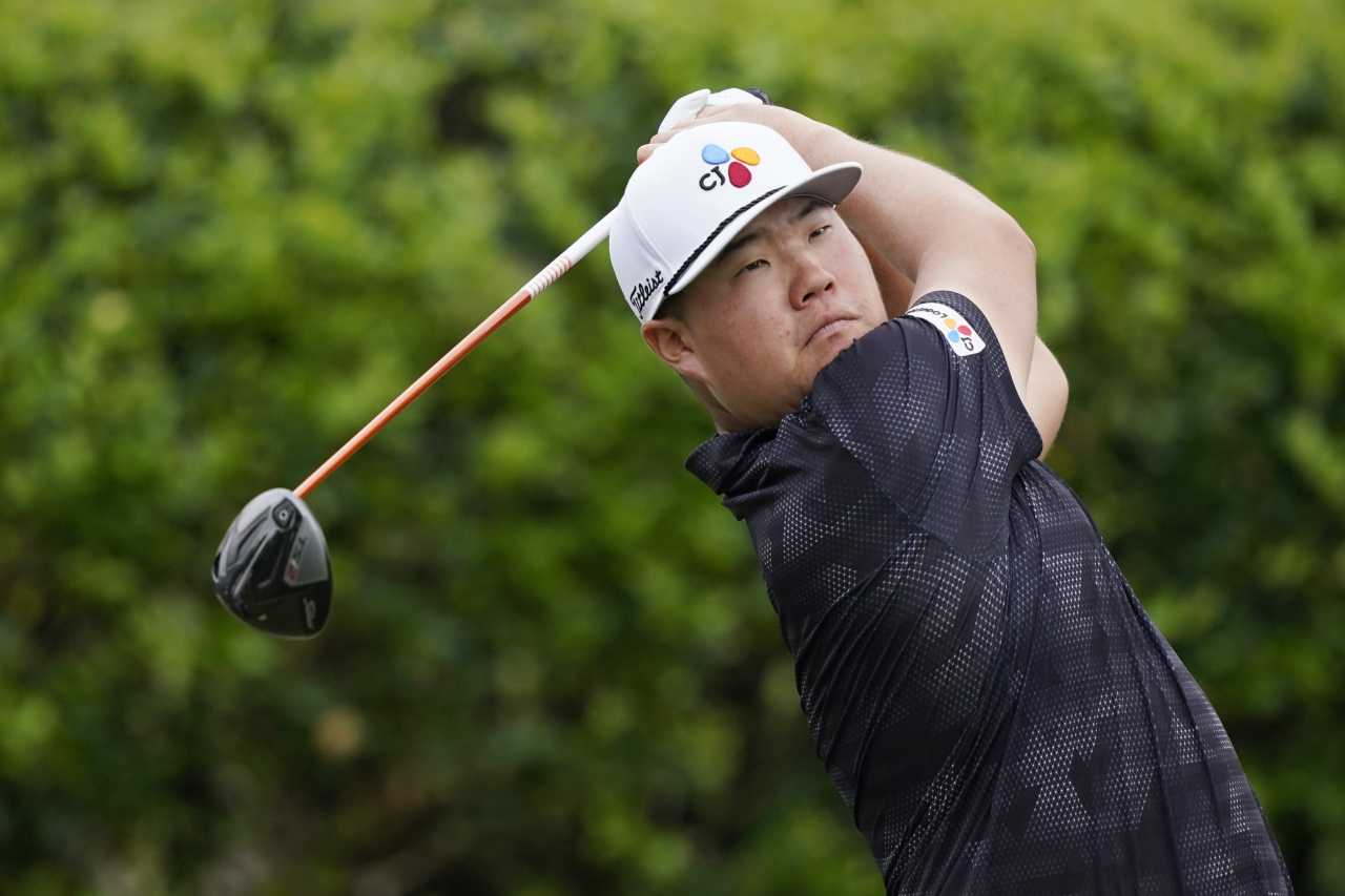 임성재가 PGA 투어 샌더슨 팜스 챔피언십에 시즌 첫 출격, 1번홀 티샷을 날리고 있다. [AP]