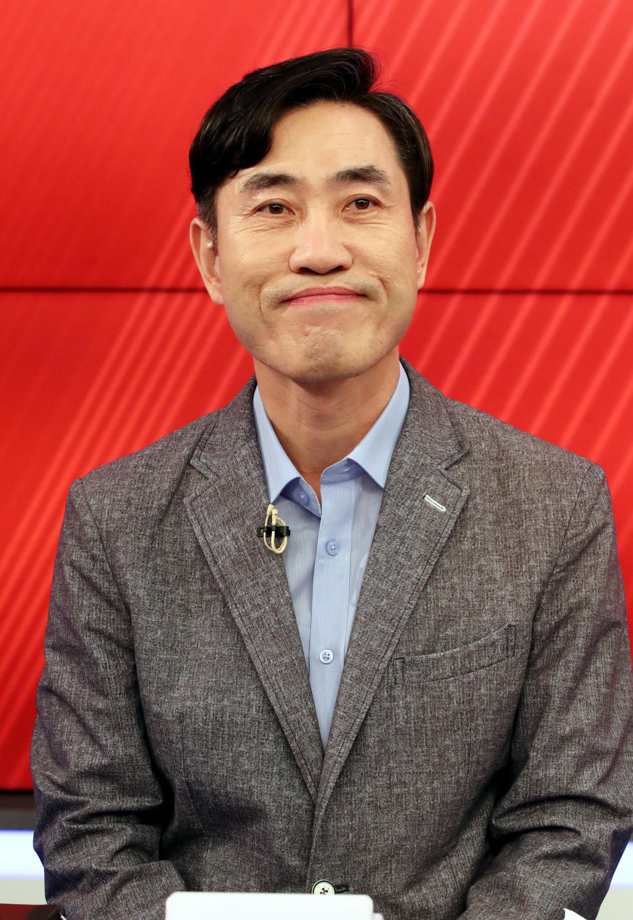 하태경 국민의힘 대선 경선 예비후보가 1일 서울 중구 필동 매경미디어센터에서 열린 대선 경선 5차 방송토론회에서 토론을 준비하고 있다. [연합]