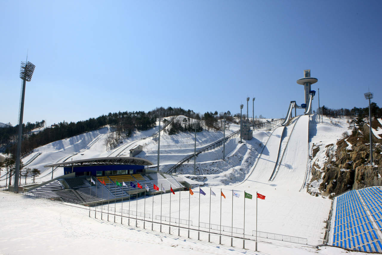역대 동계올림픽 중 가장 성공적인 대회로 평가받는 2018 평창동계올림픽의 중심, 알펜시아 스키점프대
