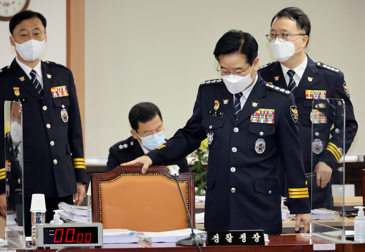 김창룡 경찰청장이 5일 오전 서울 서대문구 경찰청에서 열린 국회 행정안전위원회의 경찰청 국정감사에 출석하고 있다. [연합]
