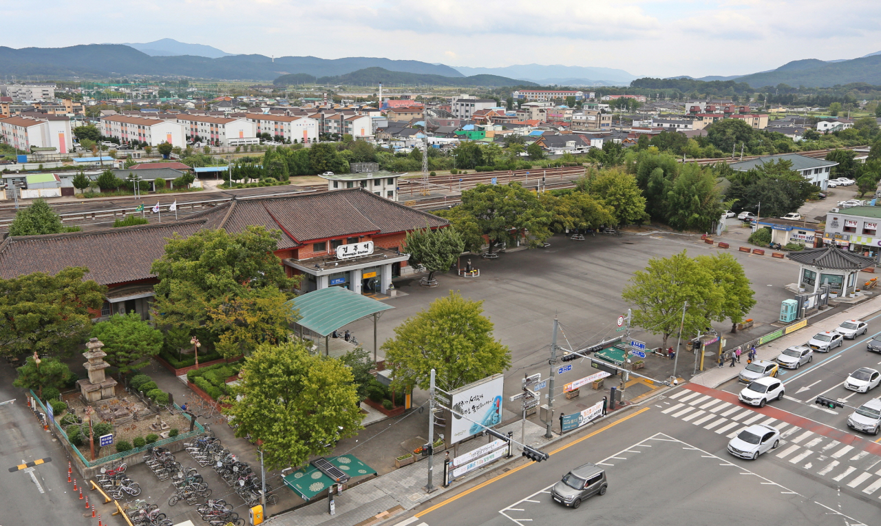 경주역과 주변 광장 전경.[경주시 제공]