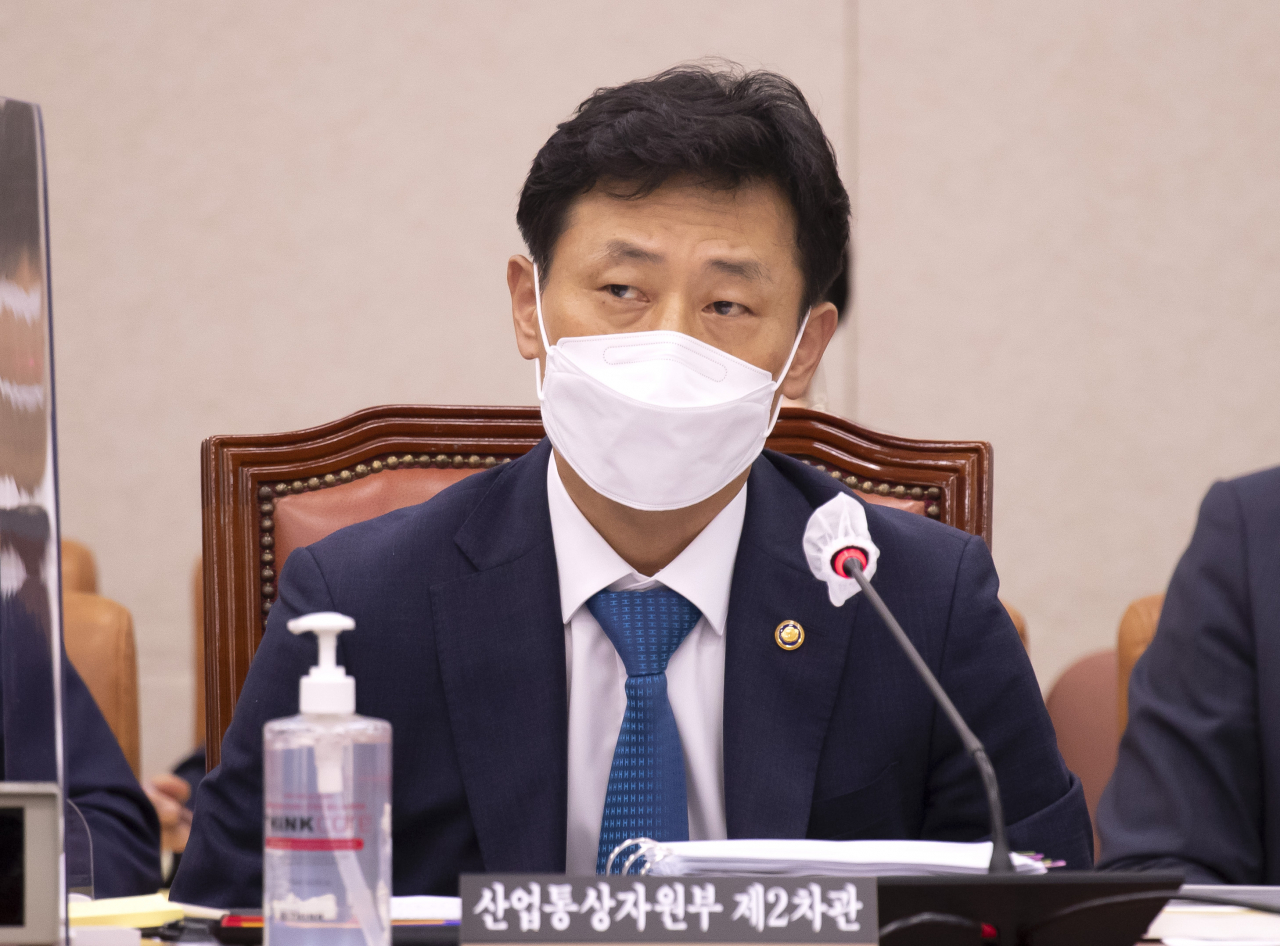 박기영 산업통상자원부 2차관이 지난 5일 국회 산업통상자원중소벤처기업위원회의 산업통상자원부 국정감사에서 의원들 질의에 답변하고 있다. 이상섭 기자