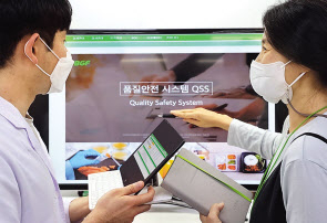 BGF리테일이 운영 중인 편의점 CU가 6일 업계 최초로 품질안전관리시스템(Quality Safety System)’을 도입하고 상품 입점부터 판매까지 물 샐 틈 없는 상품 안전망을 구축한다. [BGF리테일 제공]