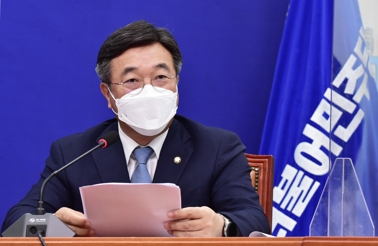 더불어민주당 윤호중 원내대표가 6일 오전 서울 여의도 국회에서 열린 최고위원회의에서 발언하고 있다. 연합뉴스