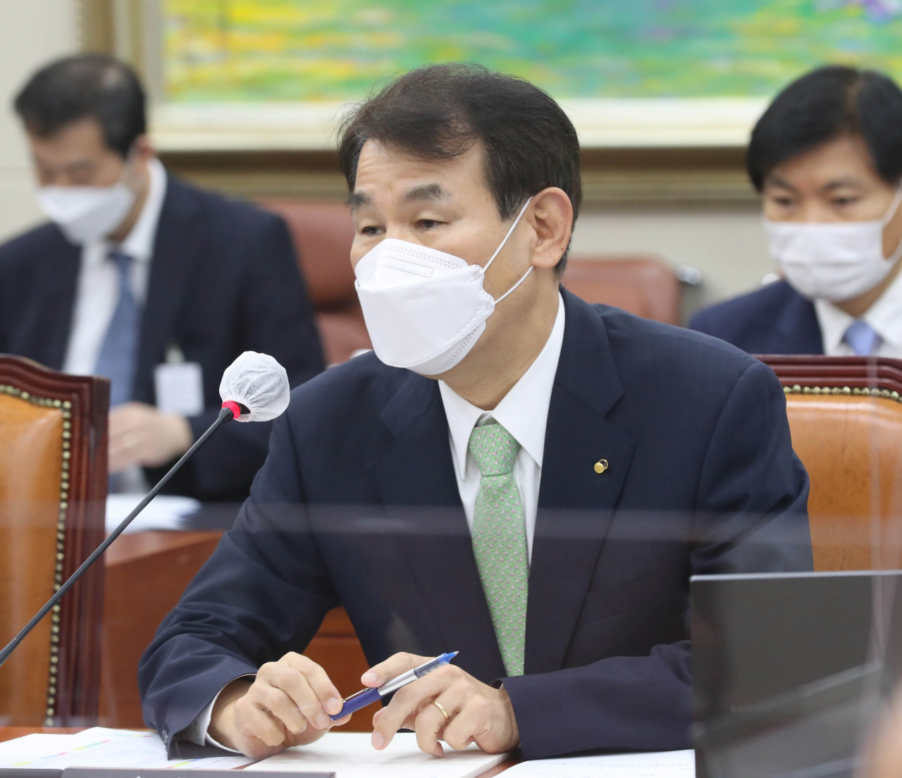 정은보 금융감독원 원장이 7일 서울 여의도 국회에서 열린 정무위 국정감사에서 답변하고 있다. 연합뉴스