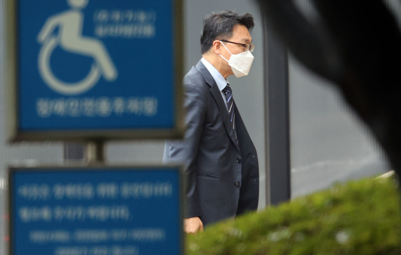 김진욱 고위공직자범죄수사처장이 지난 7일 경기 정부과천청사 공수처로 출근하고 있다. [연합]