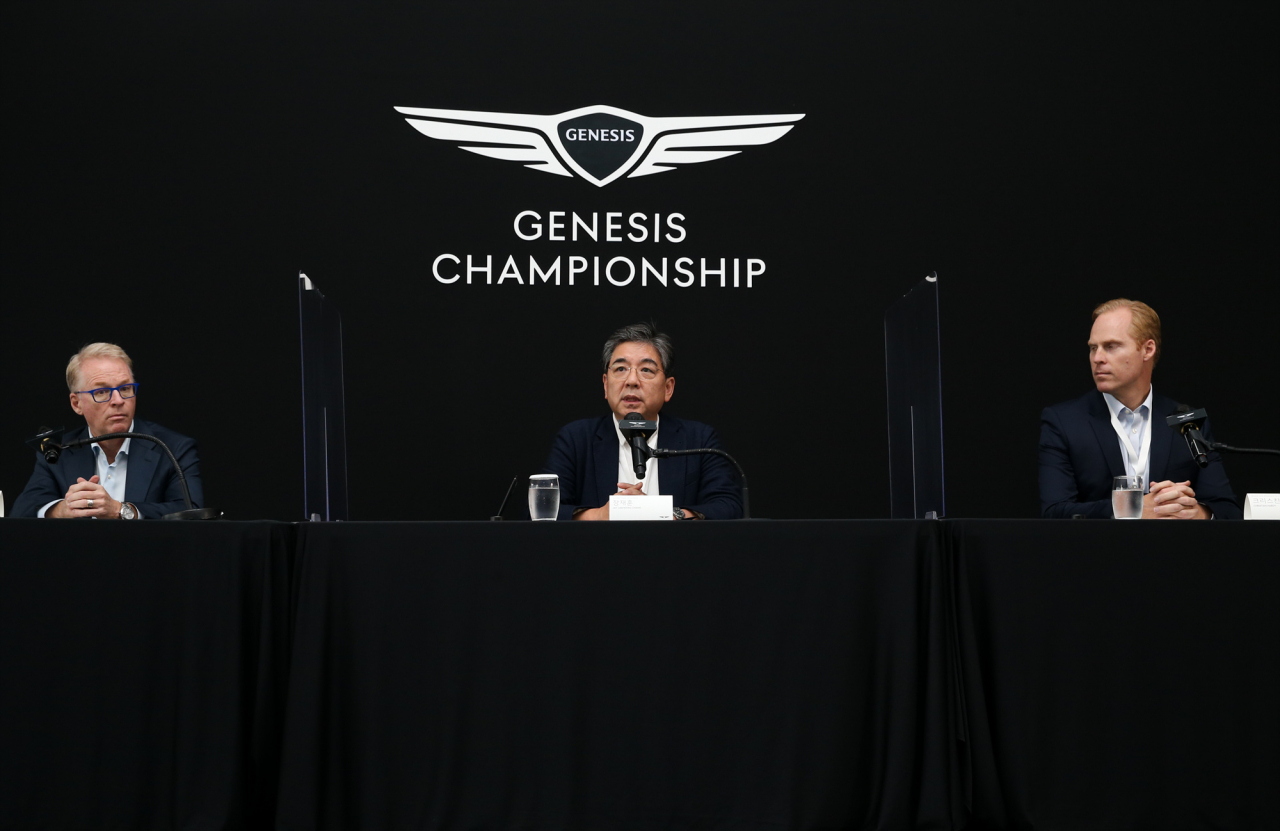 왼쪽부터 키스 펠리 유러피언 투어 CEO, 장재훈 제네시스 사장, 크리스찬 하디 PGA 투어 부사장 [KPGA 제공]