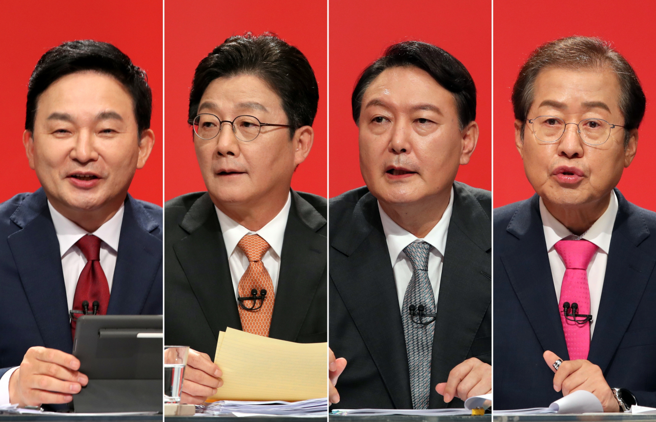 원희룡(왼쪽 사진부터), 유승민, 윤석열, 홍준표 국민의힘 대선 예비후보가 11일 오후 광주 서구 치평동 KBS 광주방송총국에서 호남권 합동토론회를 준비하고 있다. [연합]