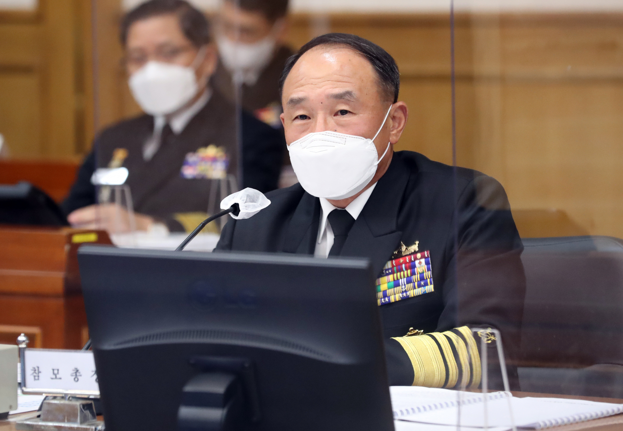 부석종 해군 참모총장이 14일 충남 계룡대에서 열린 국회 국방위원회의 해군본부에 대한 국정감사에서 경항공모함 사업과 관련 어떤 어려움 속에서도 정상 추진될 수 있도록 하겠다고 강조했다.[연합]