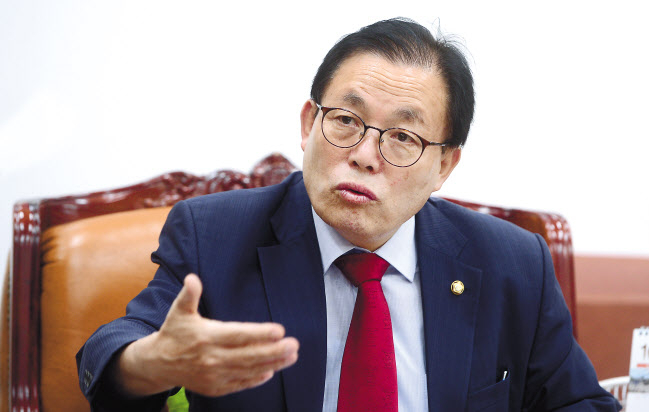 국민의힘 소속 이채익 국회 문화체육관광위원회 위원장이 지난 15일 국회에서 헤럴드경제와 인터뷰를 하고 있다. 이상섭 기자