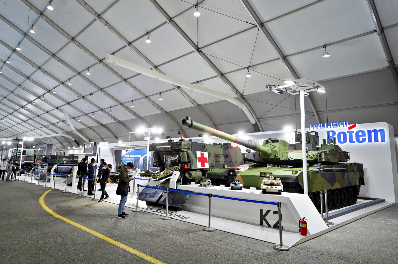 서울 ADEX 2021 전시회에 참가한 현대로템 전시관 전경. [현대로템 제공]