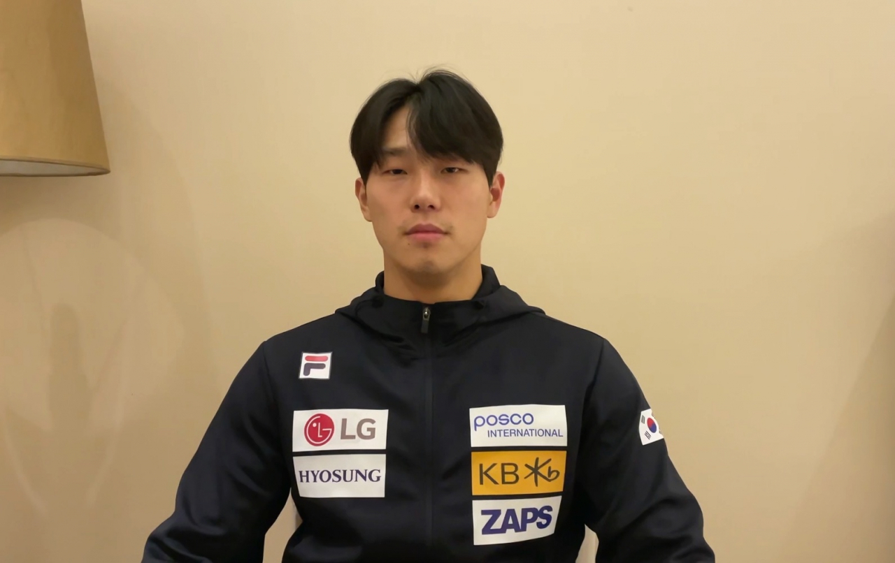 윤성빈이 19일 대한봅슬레이스켈레톤경기연맹이 진행한 인터뷰에 응하고 있다. [대한봅슬레이스켈레톤경기연맹 제공]