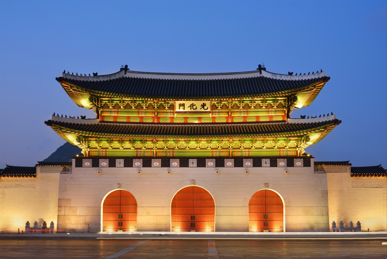 경복궁의 정문, 광화문의 야간조명