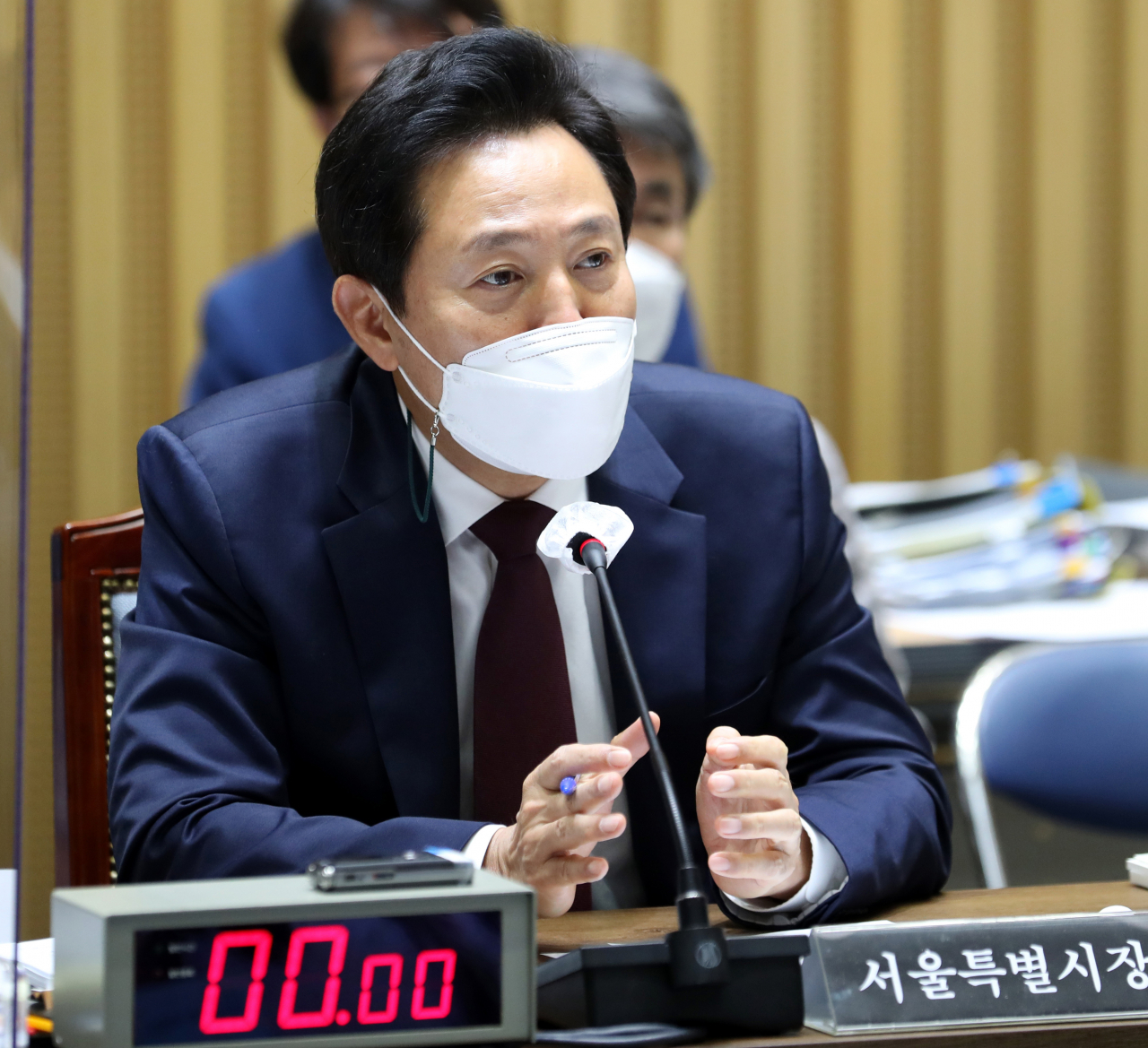 [사진=오세훈 서울시장이 19일 서울시청에서 열린 국회 행정안전위원회의 서울시 국정감사에서 의원들의 질의에 답변하고 있다.] [연합]