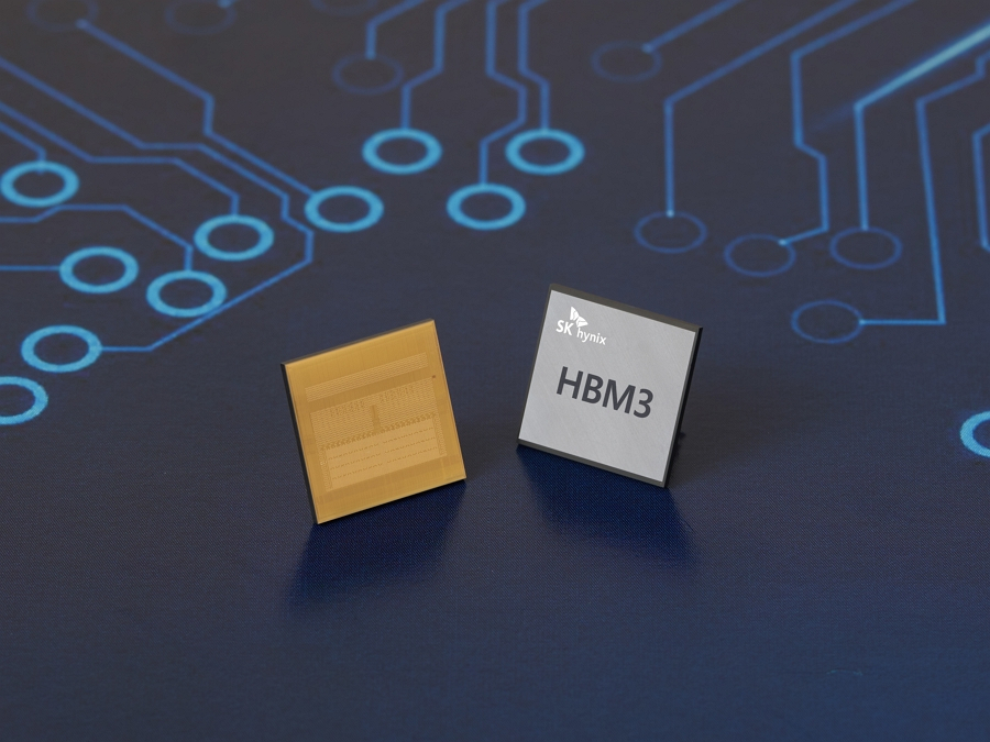 SK하이닉스가 업계 최초로 개발한 HBM3 D램의 모습. FHD(풀HD)급 영화(5GB 기준) 163편 분량 데이터를 1초 만에 처리할 수 있다. [SK하이닉스 제공]