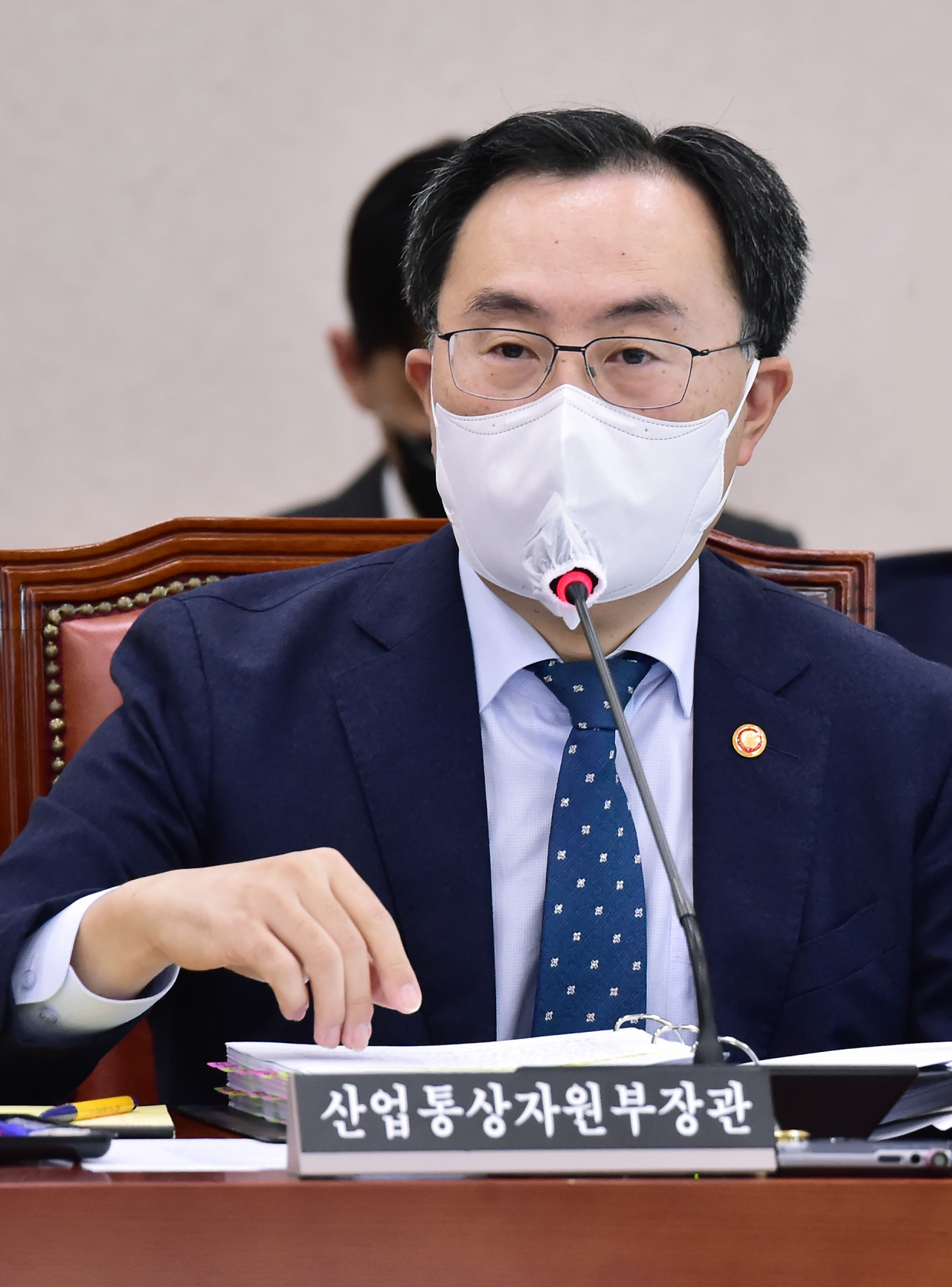 문승욱 산업통상자원부 장관이 20일 서울 여의도 국회에서 열린 산업통상자원중소벤처기업위원회의 산업통상자원부 등에 대한 종합 국정감사에 출석, 답변하고 있다. ［연합］