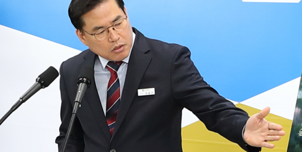 유동규 전 성남도시개발공사 기획본부장의 공소장에 구속영장에 있던 주요 범죄사실들이 빠지면서, 대선 직후인 내년 4월 석방이 불가피할 것이라는 전망이 나오고 있다. [연합]