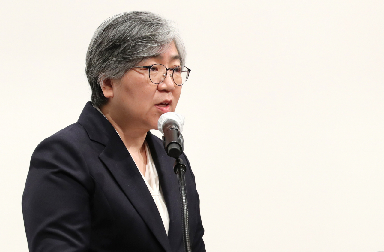 22일 오후 서울 서초구 엘타워에서 열린 단계적 일상회복을 위한 2차 공개토론회에서 정은경 질병관리청장이 개회사를 하고 있다. [연합]