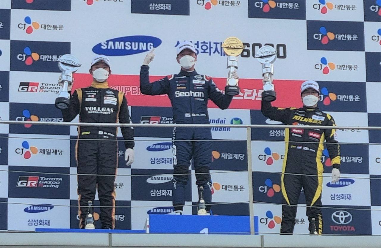 한국타이어앤테크놀로지의 레이싱타이어를 장착한 차량들이 2021 CJ대한통운 슈퍼레이스 챔피언십 4라운드에서 포디움을 독차지했다. [한국타이어 제공]