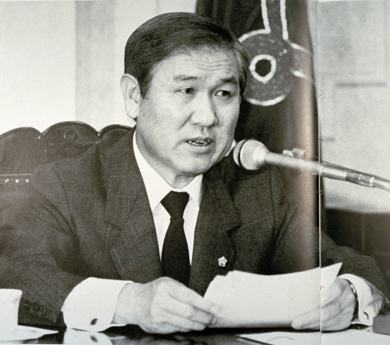 대한민국 제13대 대통령을 지낸 노태우 전 대통령이 26일 숨졌다. 사진은 1987년 직선개헌을 포함한 '시국수습대책 8개항'을 담은 6.29 선언을 하고 있는 당시 민정당 노태우 대표위원. [연합]